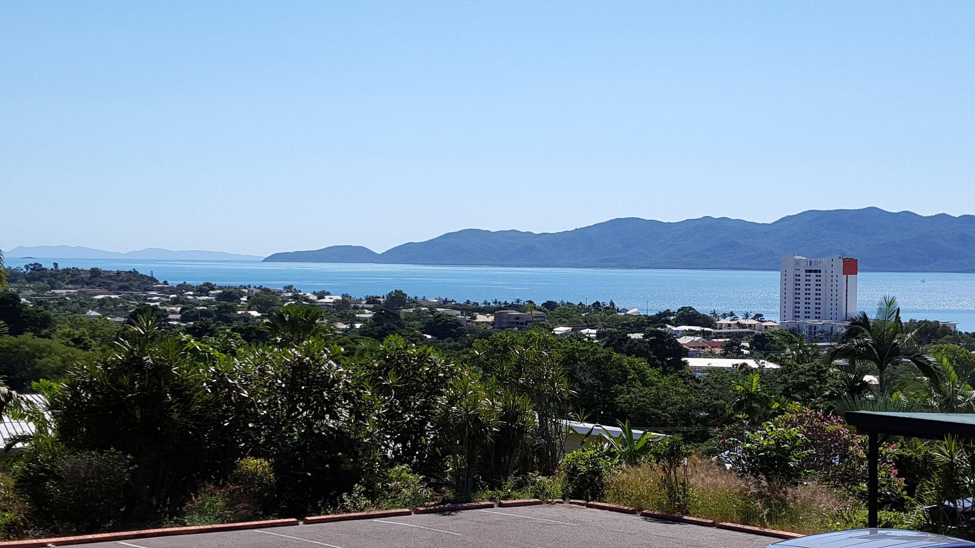 Island View Motel Townsville Exteriör bild
